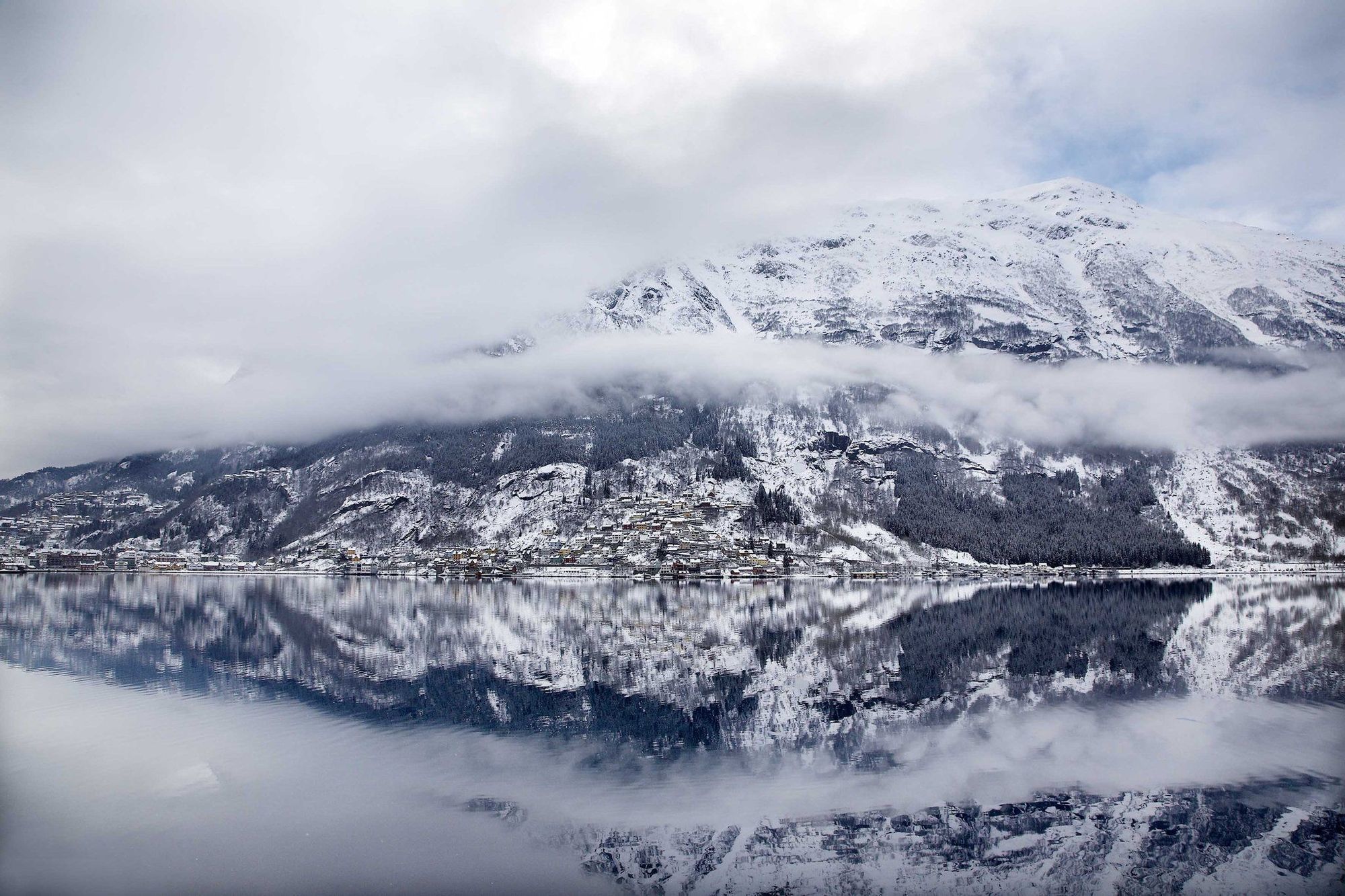 Hardanger Hotel Odda Buitenkant foto